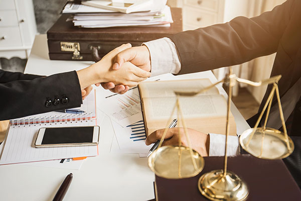 The Role of Real Estate Notary in Commercial Real Estate Deals - First Class Signing Service Mobile Notaries & Remote Notary